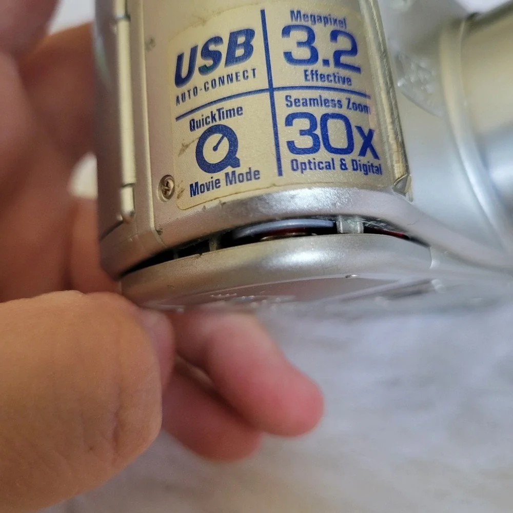 Olympus CAMEDIA C-740 Ultra Zoom 3.2MP Digital Camera Untested Turns On‎
